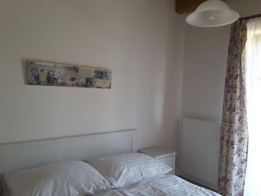 Malomko Apartman Zsira Eksteriør bilde